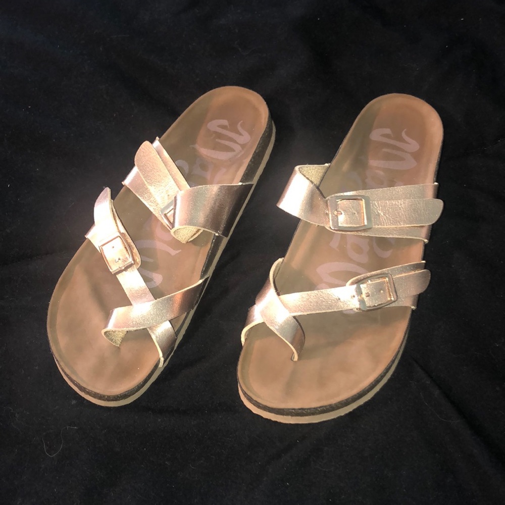 Blush sandals